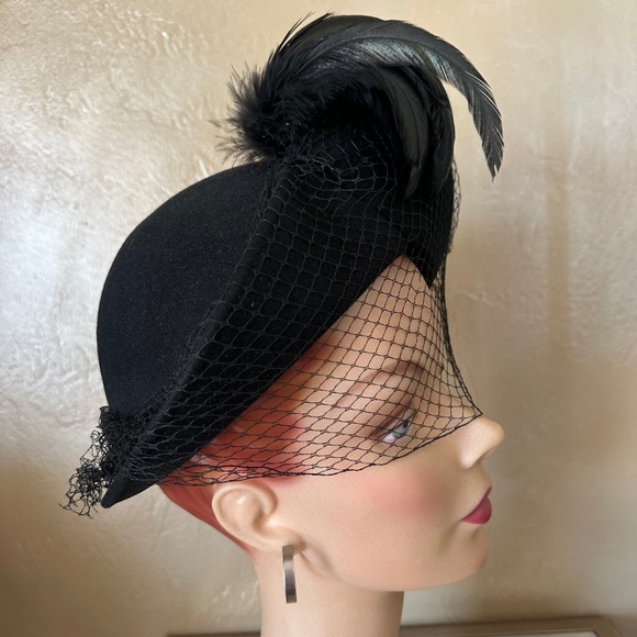 CAPTIVATING 1940s\' BLACK FELT HAT WITH ROOSTER FEATHERS + VEIL main image 3